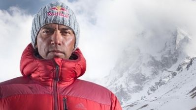 Video: Watch a Russian bloke BASE jump off Mount Everest