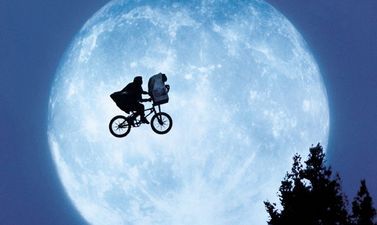 Video: Forget flying skateboards, here is a real flying-bicycle