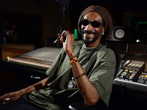 Video: Snoop Lion thinks you should buy this Irish YOLO VW Polo
