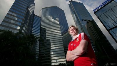 Lions Pic of the Day: BOD takes a picture of Richie Gray and the longest couch in the world