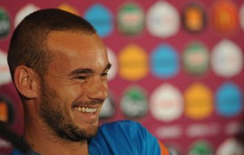 Video: Wesley Sneijder’s back-heeled goal for Holland today was a bit class