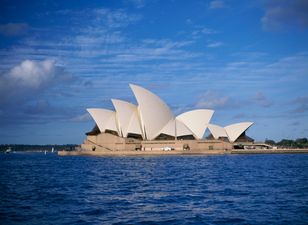 Picture: Irish lad couldn’t make it home from Oz to get to his mate’s wedding, so sends a cardboard cut out instead