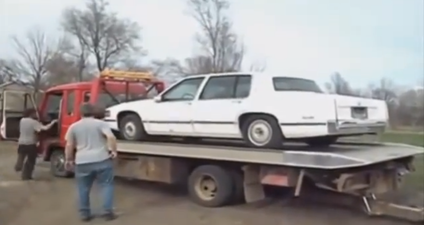 Video: World’s laziest tow-truck operator