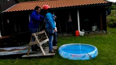 Video: Superb stag party prank fools groom-to-be into thinking he’s bungee jumping