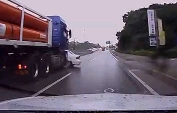 Video: Car collides with front of truck; truck can’t be arsed stopping and carries car along for ages