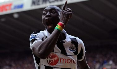 Pic: Is Joe Kinnear working for Nike? A boot-iful mix-up for Papiss Cisse