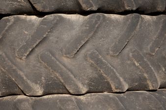 Video: Want instant abs? Try hula hooping a tractor tyre