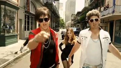 Video: The Eli and Peyton Manning ‘rap video’ is fantastic