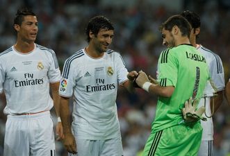 Video: Raul scores, gives shirt to Ronaldo on an emotional night at the Bernabeu
