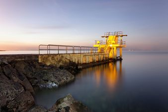Brilliant optical illusion from the Salthill diving pier in Galway