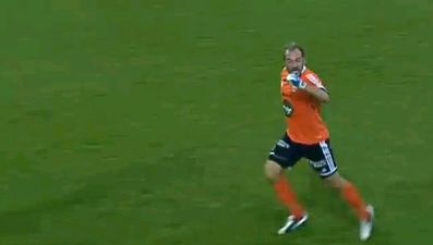 Video: Here’s a goalie volleying home a last-minute equaliser to brighten up your Monday