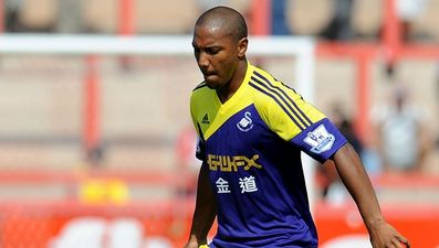 Video: Stunning 30-yard free-kick goal by Swansea’s Jonathan de Guzman