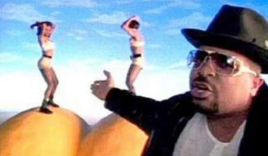 Video: Sir Mix-A-Lot’s Baby Got Back is brilliantly covered by, ahmm, Sir Mix-A-Lot and some German lad in the back of a car