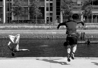 Video: Class footage of Dublin City featuring its inhabitants on a summer’s day