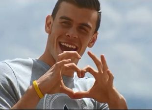 Video: Messi, Bale, Chicharito and Drake star in cool new FIFA 14 ad