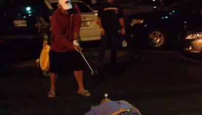 Video: Would you let John Daly take a tee shot off your face in a car park in the dark? This guy did
