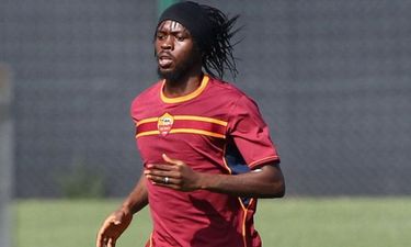 Oh no Gervinho! – Roma forward produces hilarious screw shot against Lazio