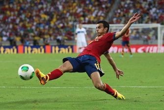 Video: Pedro scores with an outrageous finish in training