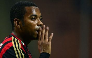 Video: Robinho with an open goal miss at the weekend