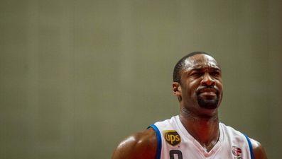 Pic: Former NBA star posts picture of thousands of dollars sitting where his toilet paper should be