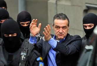 Pic: Steaua Bucharest owner predicts 2-0 win over Chelsea…from his prison van