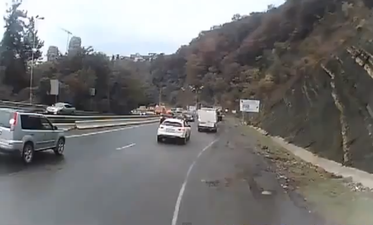 Video: Truck causes major pile up after brake failure