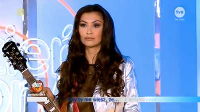 Video: ‘Guitarist’ has absolutely no idea how to play guitar