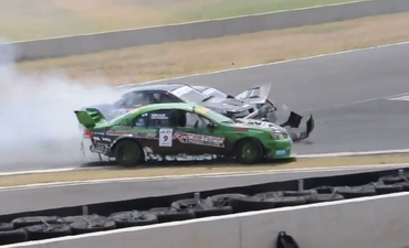 Video: Show off drifter causes carnage on race track