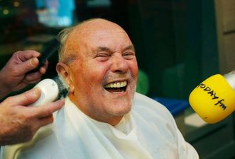 Pic: By the beard of Zeus! Inspirational Senator David Norris shaves off his beard for charity