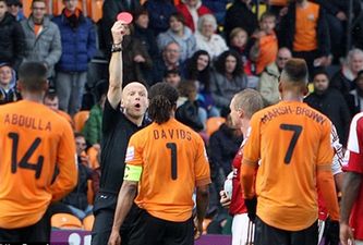 Video: Edgar Davids with an elbow charge that left his opponent requiring a skin graft