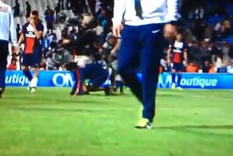 Video: Ezequiel Lavezzi played a classic prank on a cameraman after PSG’s win last night