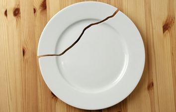 Video: Why trying to smash a plate with your head while under the influence isn’t always the best idea