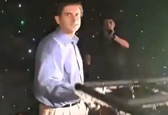 Video: Clumsy news reporter inadvertently ruins Guinness World Record attempt