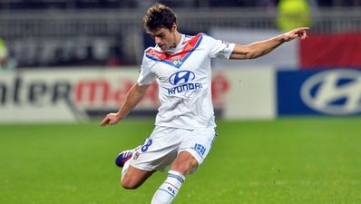 GIF: This 50-yard volley by Yoann Gourcuff might be the best disallowed goal ever