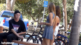 Video: Two girls ask random guys if they want to have a threesome… but it’s only a prank