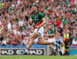 Pic: A great Aidan O’Shea lookalike met a not so great Marty Morrissey lookalike in Coppers last night