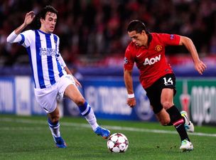 GIF: Javier Hernandez misses absolute sitter against Real Sociedad