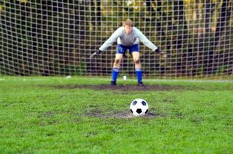 FAI Junior Cup match ends in penalty shoot-out in the dark