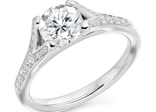 Lacking in your diamond ring knowledge? Help is at hand