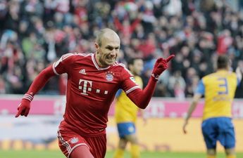 GIF: Arjen Robben’s knee-slide celebration backfires in hilarious fashion