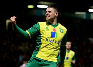 Video: Gary Hooper scores an absolute cracker against Swansea