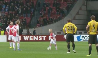 AFC Ajax “sign” eight-year-old to help make fan’s Christmas dreams come true