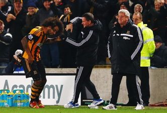 Vine: Tom Huddlestone gets haircut on the pitch after breaking his goal drought against Fulham