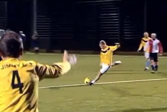 Video: He’s at it again – Paul Scholes scores direct from a corner in astroturf