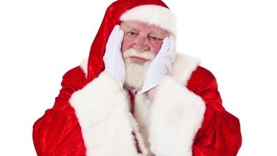 Irish lad’s bare arsed cheek leads to epic Christmas photobomb