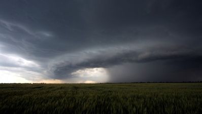 ‘Tis fair windy out there and it will be for a while yet