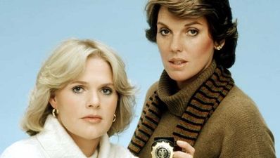 Pic: Police bring drunk guy home and leave him a class note signed ‘Cagney and Lacey’