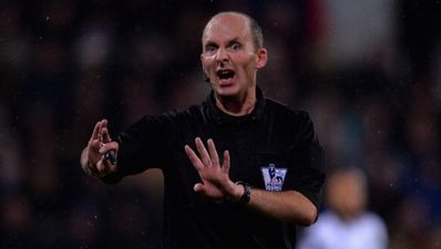 Vine: Mike Dean did that strange, frustrated head-tilt thing again at the weekend