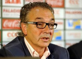 Video: Racing Santander players refuse to play Copa Del Rey match and form on-pitch protest