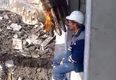 Video: These Russian construction workers have an ingenious way of lighting their cigarettes